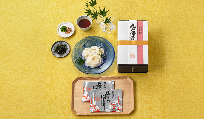 いちご和紅茶 ローズ花びら入り（40g缶） | 丸山海苔店